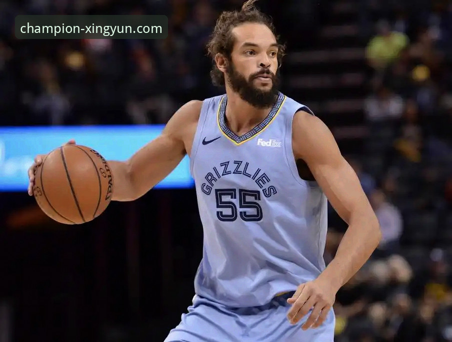 杏运体育怎么下载2026最新版本 卫冕冠军的战术拼图:高中锋的缺失与现有体系的对比分析